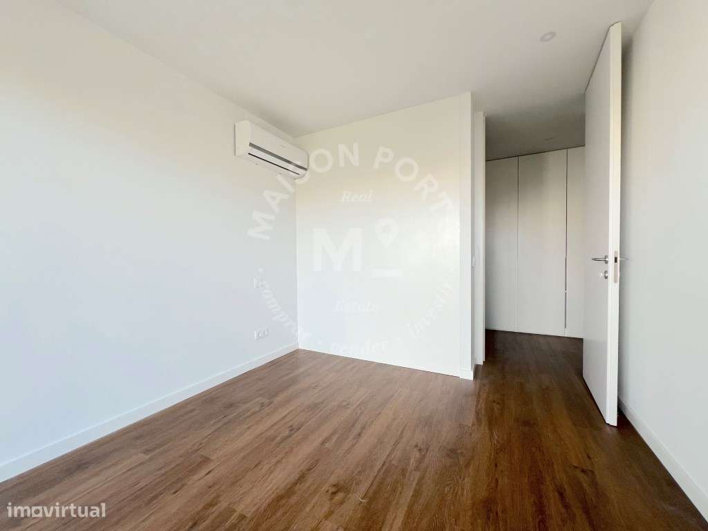 Apartamento T2 com Varanda, Suite e Lugar de Estacionamento em Água...-20