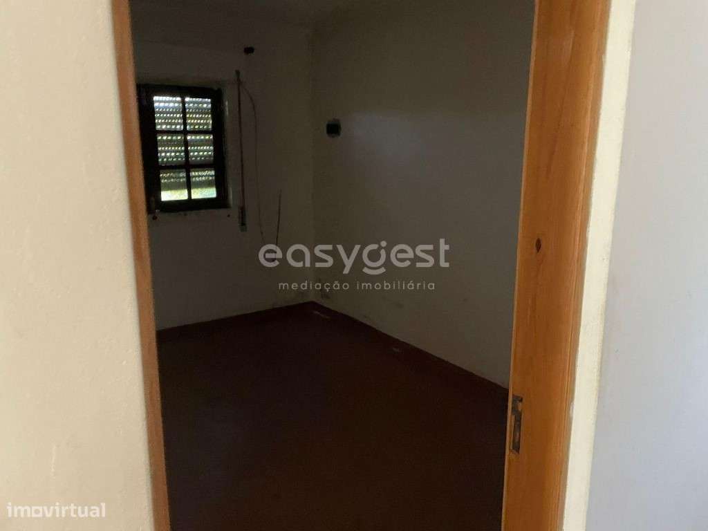 Moradia Isolada com boas áreas, T4 com Sótão em Amor, Leiria - Grande imagem: 4/14