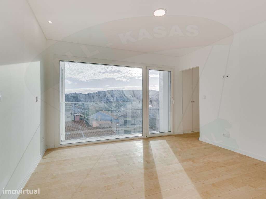 Moradia T3, a ESTREAR com Piscina em Famões, Odivelas: O seu Oásis!-27