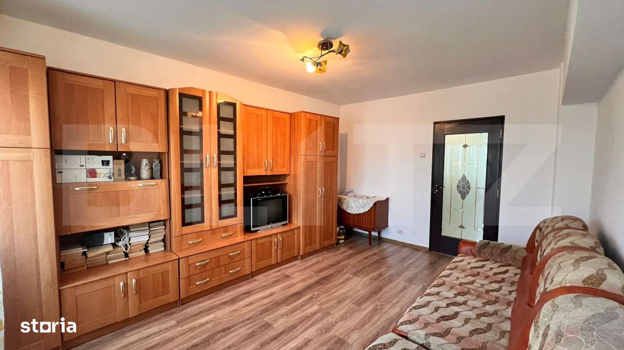 Apartament decomandat 3 camere, parcare generoasa, Electroputere Mall - Imagine principală: 3/16
