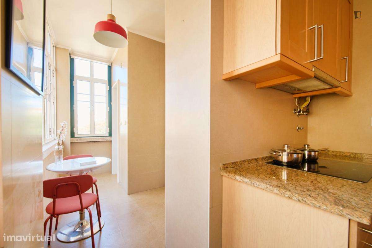 Quarto - localizado em Alameda Lisbon - Grande imagem: 3/10