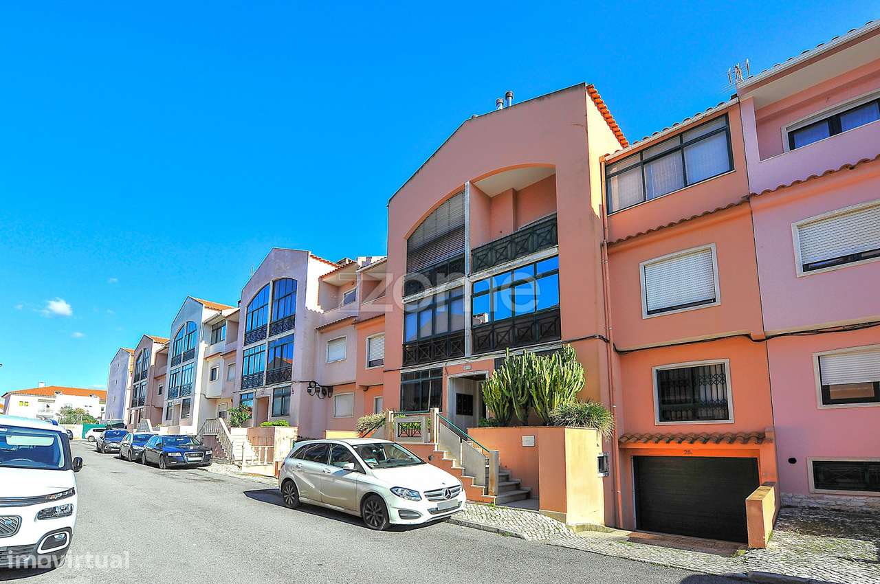 Apartamento T2+2 Duplex com garagem box no centro de Alcabideche - Grande imagem: 2/33