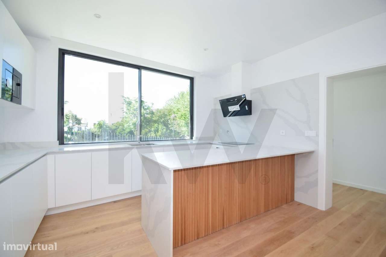 Moradia Contemporânea T5 no Oeiras Golf & Residence-9