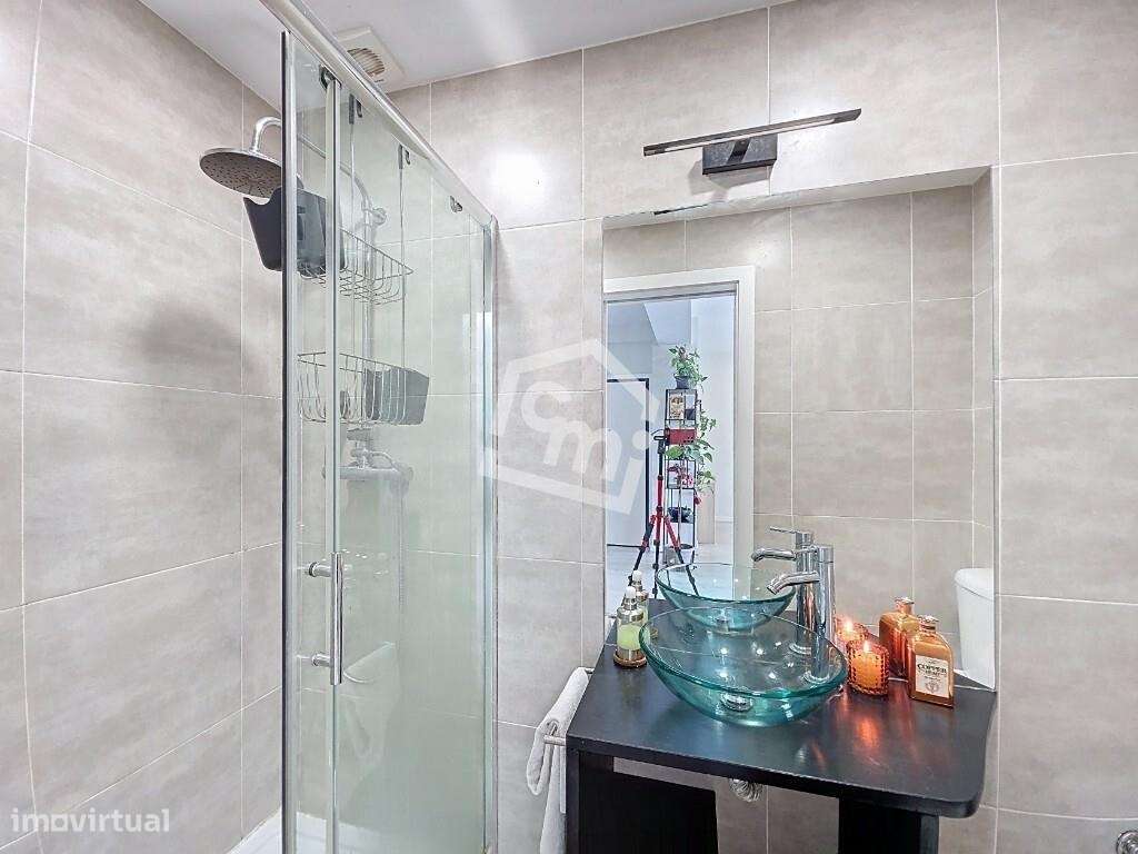 T2 Renovado com 100m2 de área útil no Centro de Matosinhos-13