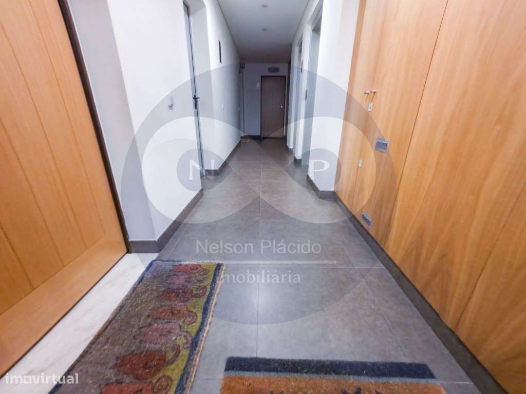 T2 com Cozinha Equipada, Varanda, 2 WC's, 3 Roupeiros embutidos e G...-26