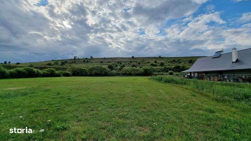 Teren intravilan Toplita, drum asfaltat, 5 minute de centru -3 loturi - Imagine principală: 4/8