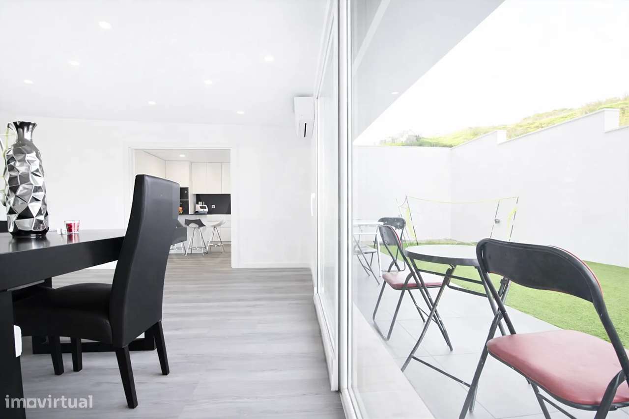 Moradia T4+1 Premium | Garagem | Terraços | Quintal - Grande imagem: 3/39