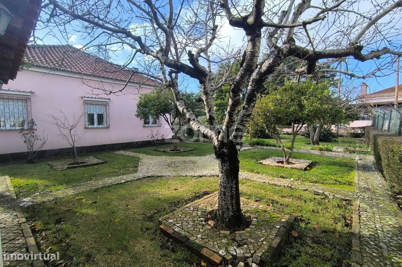 Moradia T4 unifamiliar Carnide-43