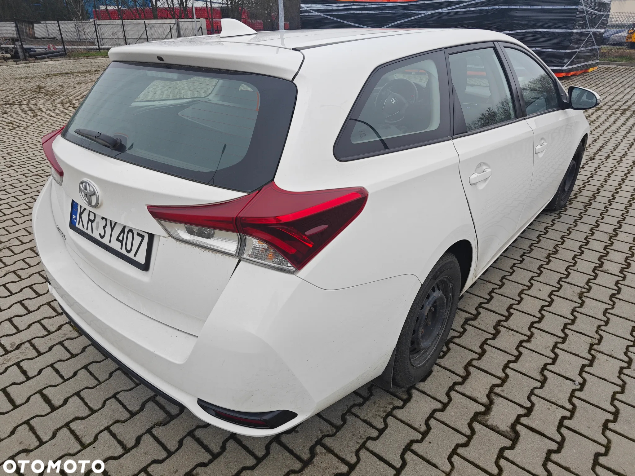 Toyota Auris 1.4 D-4D Active - 5