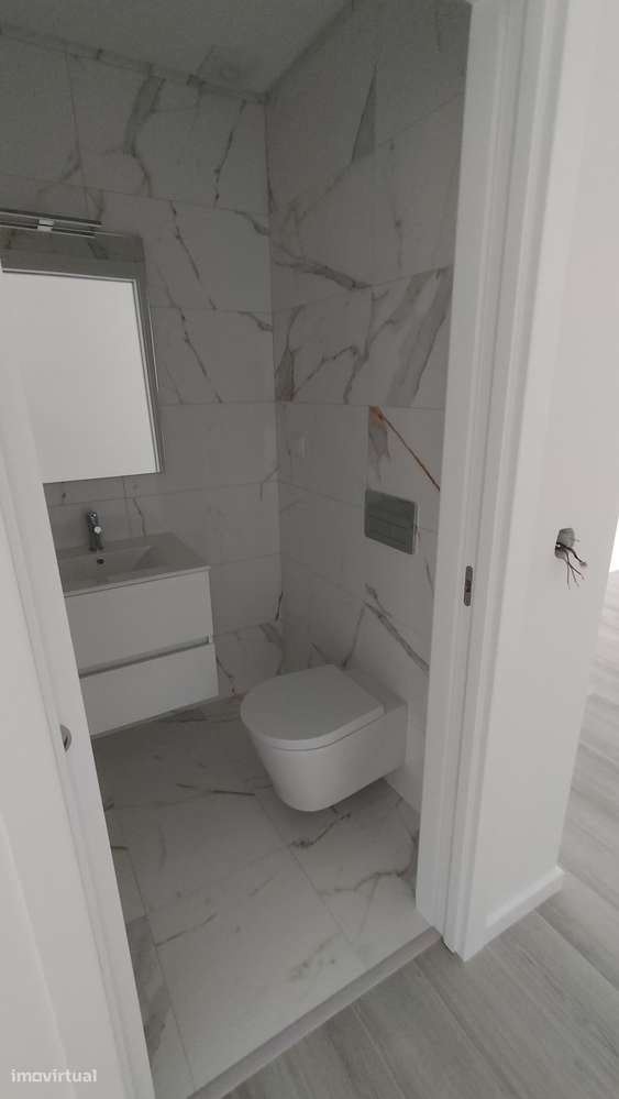 T2 duplex com parqueamento e arrecadação.-5