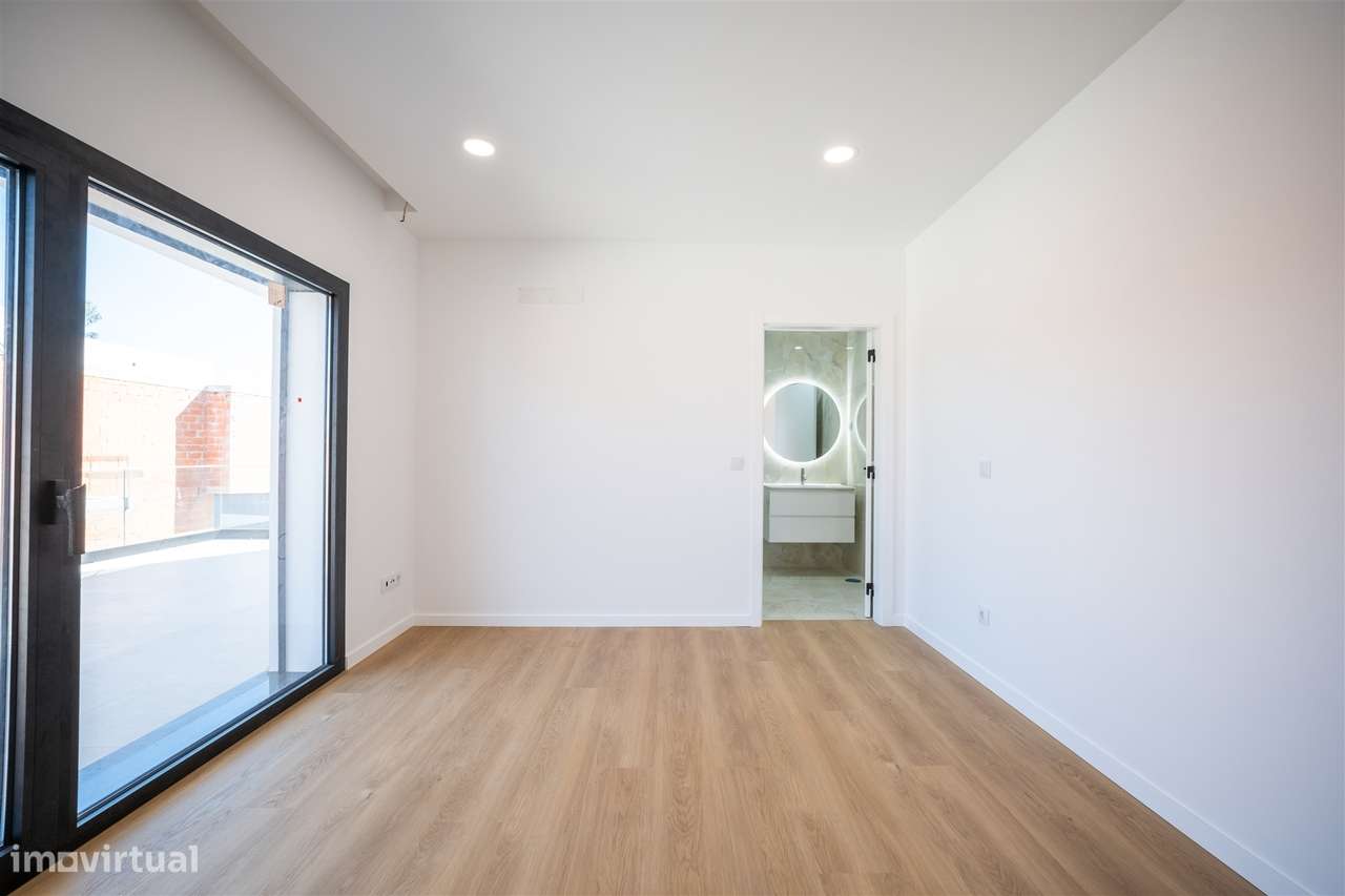 Moradia T4 NOVA em Maceira, Leiria-40