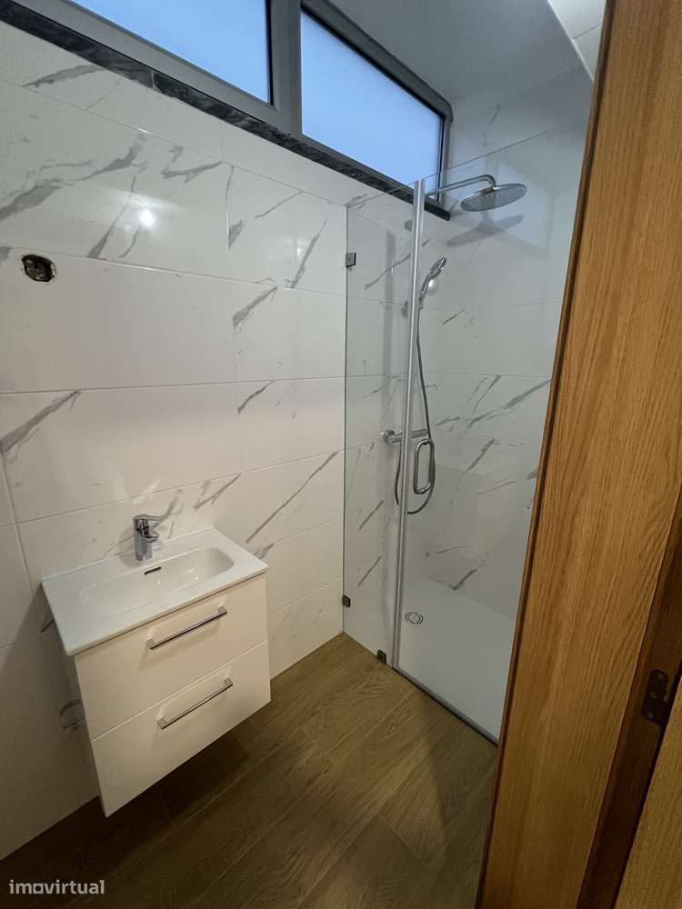 Apartamento T1 em Zona Central de Ourém-5