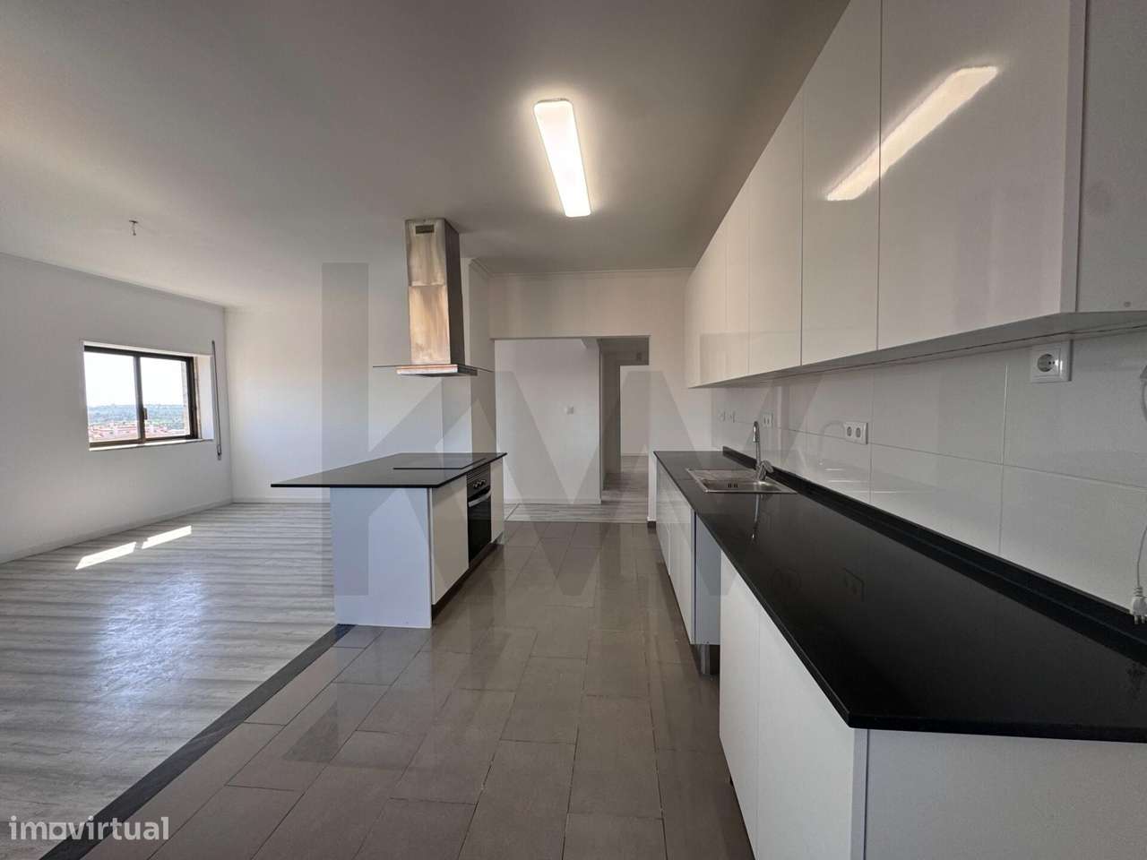 Apartamento T2+1 no centro da Cruz de Pau - Rua 25 de Abril-5