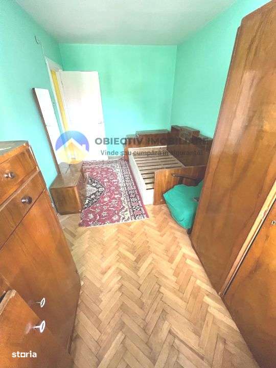 Apartament 3 camere , zona centrala, etaj 1 - Imagine principală: 2/9