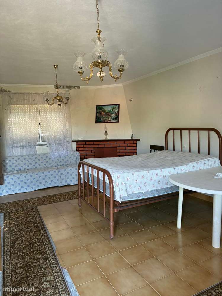 Moradia T5 Isolada com Jardim e Varanda-15