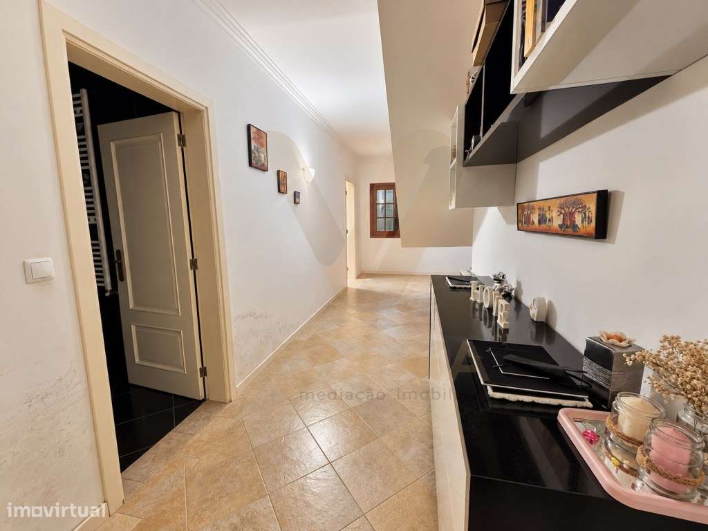 Moradia T4 c/ Jardim | Rebordões Santa Maria - Ponte de Lima-13