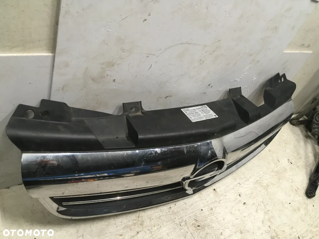 ATRAPA GRILL OPEL ZAFIRA B LIFT 13247331 - 5