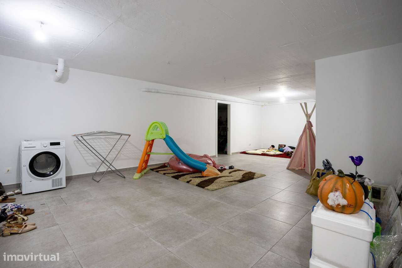 Moradia T4 Semi-Nova-43