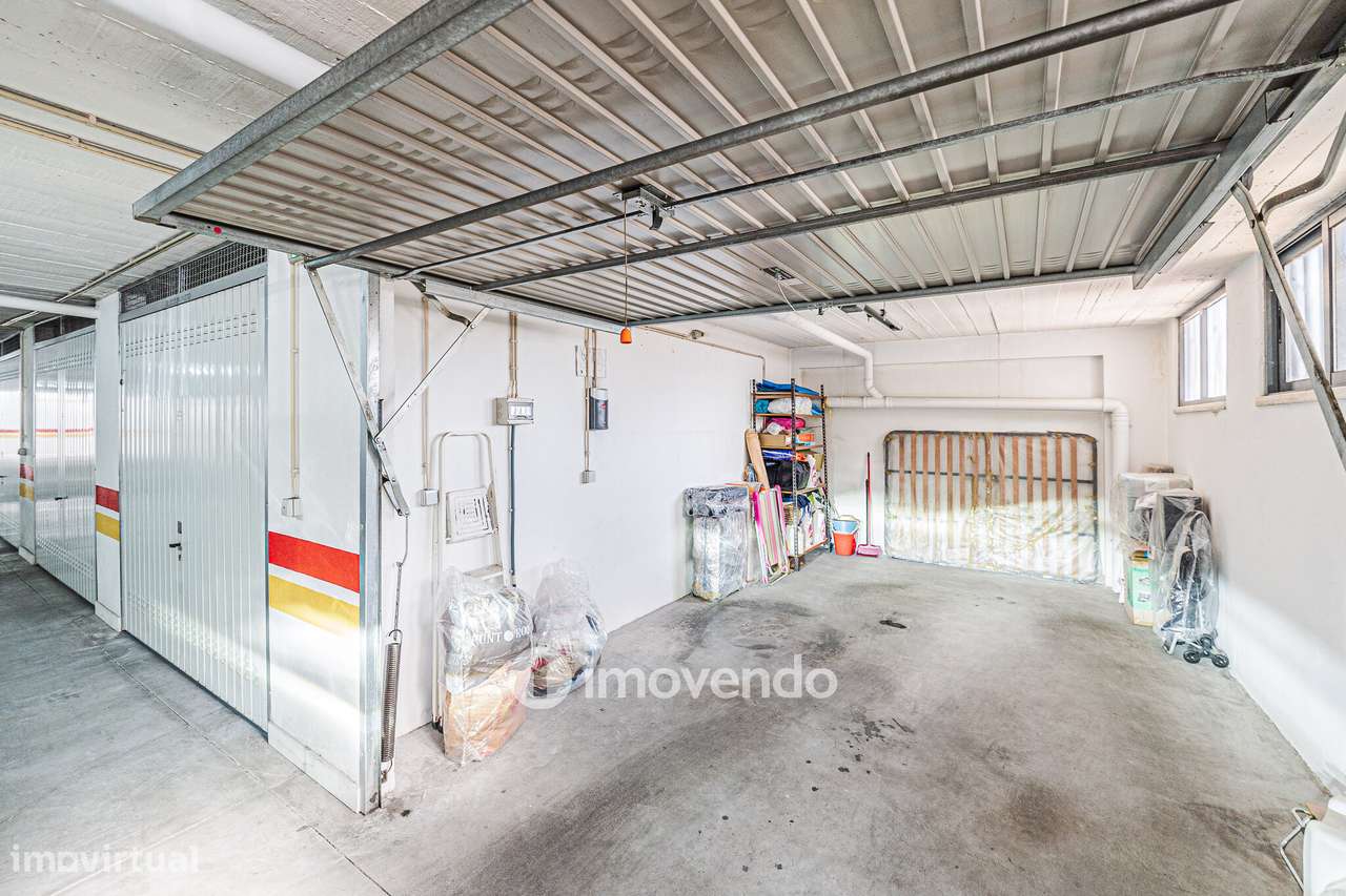 Apartamento T2 com garagem em condomínio com jardim, Paço de Arcos-30