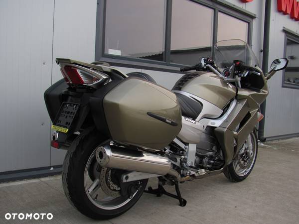 Yamaha FJR - 3