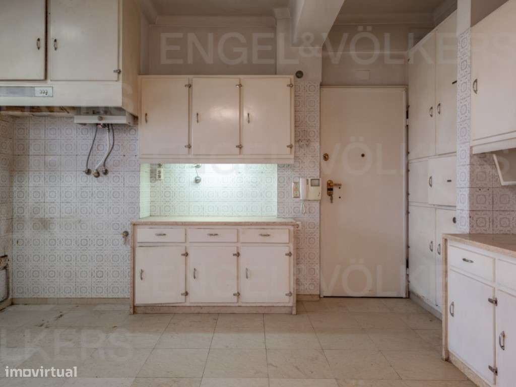 Apartamento com vista panorâmica em Alvalade-25