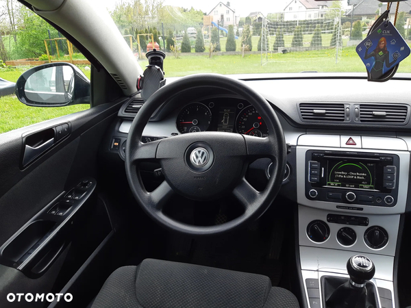 Volkswagen Passat 2.0 TDI Comfortline - 8