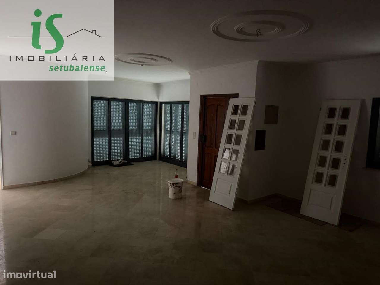 MORADIA T6 À VENDA EM  ALMADA COM GARAGEM - Grande imagem: 5/25