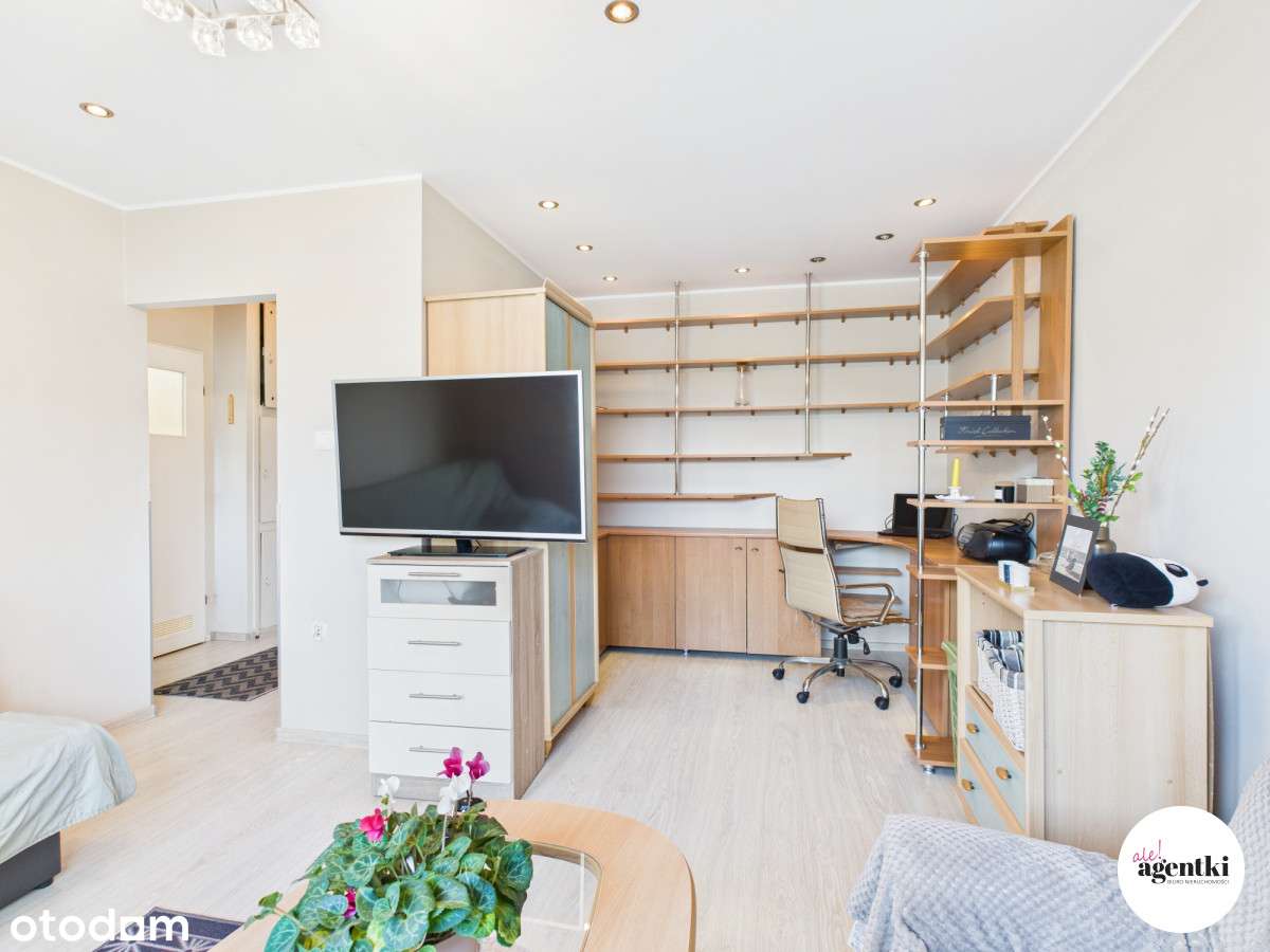 Kawalerka z balkonem, świetna lokalizacja-3