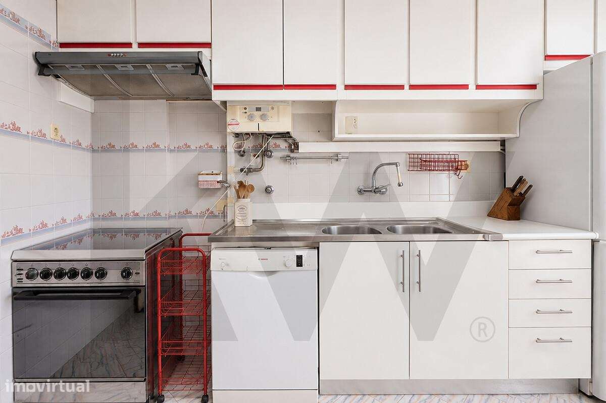 Apartamento T2 Centro Damaia de Cima-15