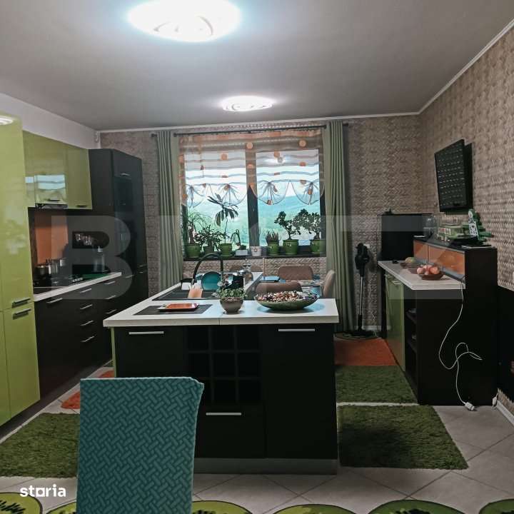 Casa individuala cu 5 camere, 240 mp,  12,8 ari teren, zona nord - Imagine principală: 5/15