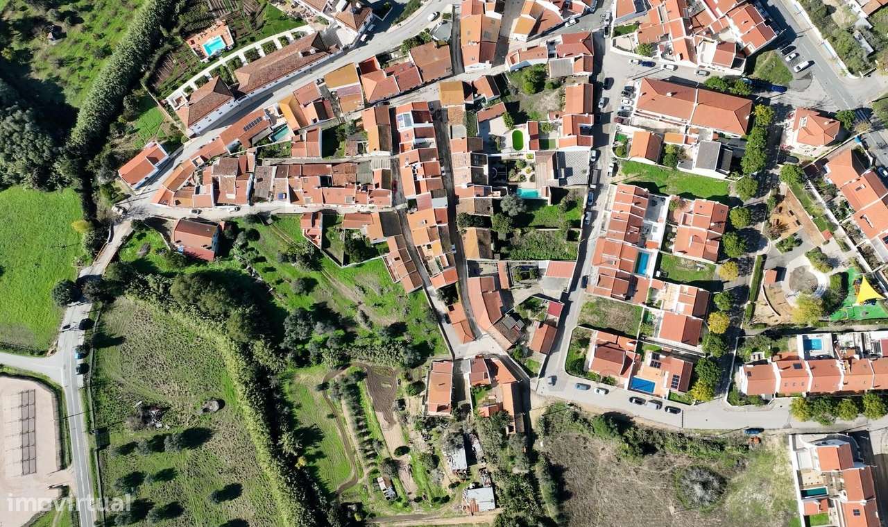 Casinha Rústica na Zona Histórica de Melides — Potencial, charme e vis-15