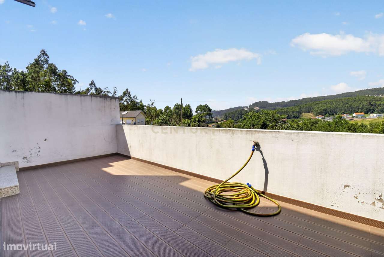 Moradia T3 com Suite, Jardim e Eficiência Energética A em Sequeade, Ba-8