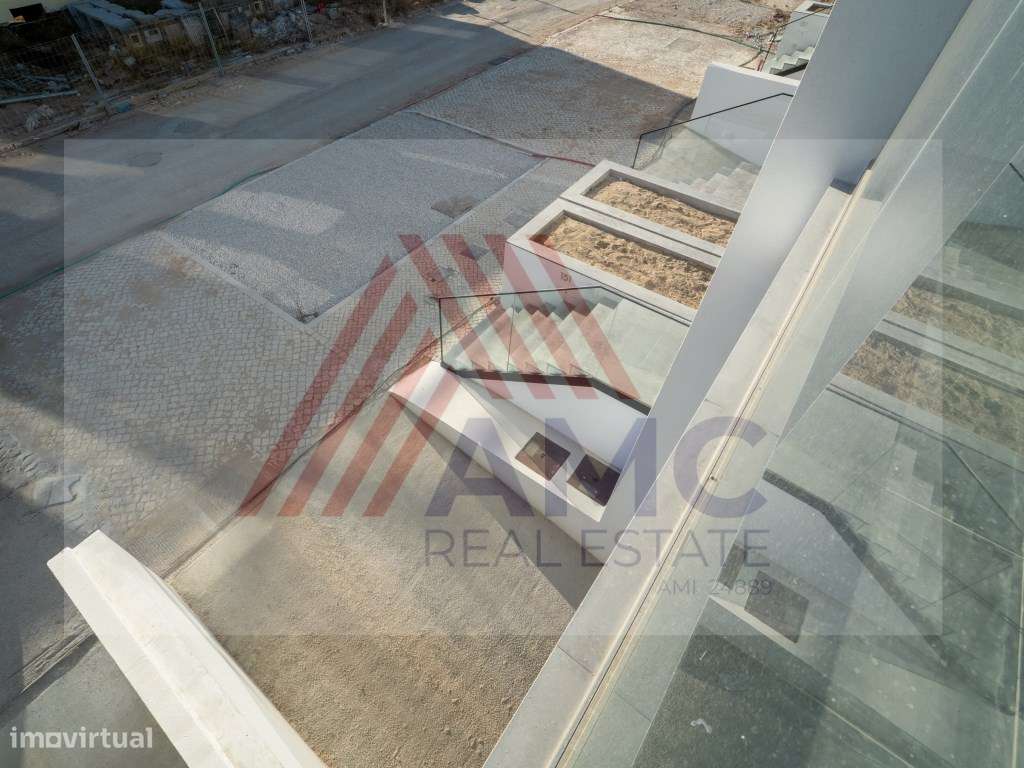 VENDE-SE MORADIA T3 NOVA COM PISCINA PRIVATIVA E GARAGEM-47