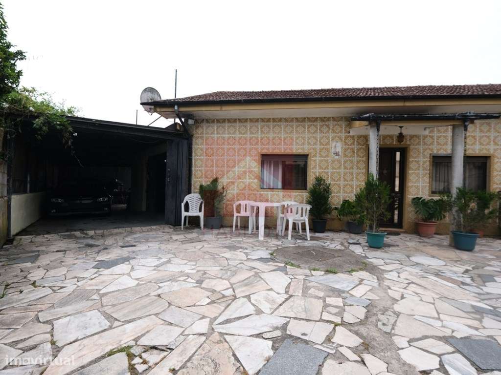 Moradia V3+1 em Fânzeres-31