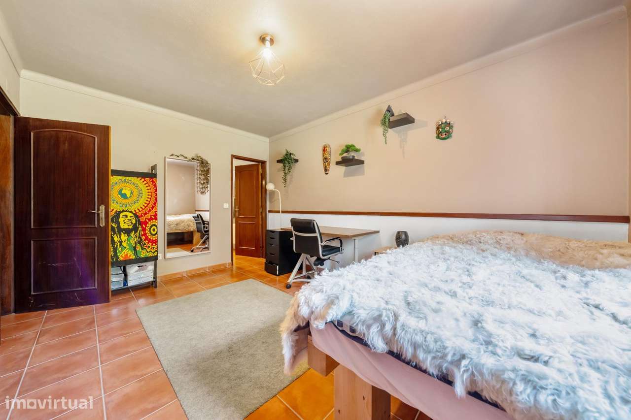 Herdade com moradia T4+1, piscina e lago-13