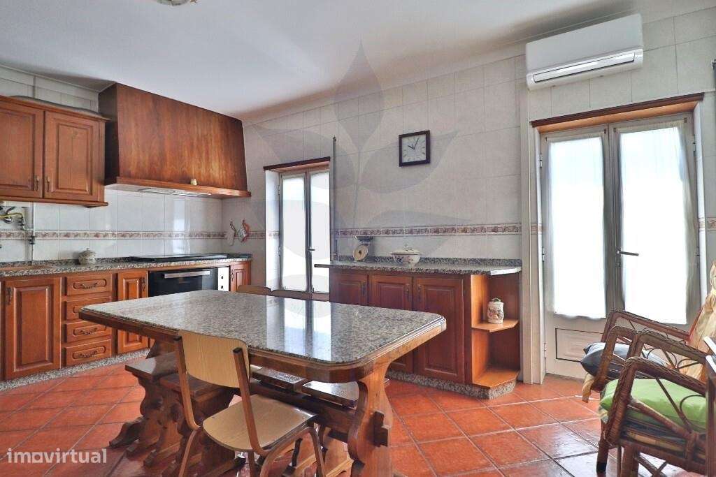 Andar Moradia T3 no Centro de Vila Verde | Mobilado e Equipado | Com G-19