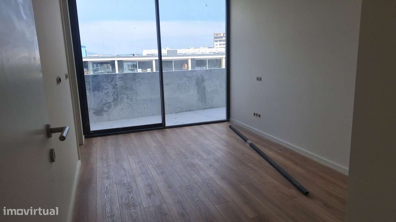 Apartamento T3 | 3 Suítes Varandas |Vista Rio Douro | Porto 2 Carros-15