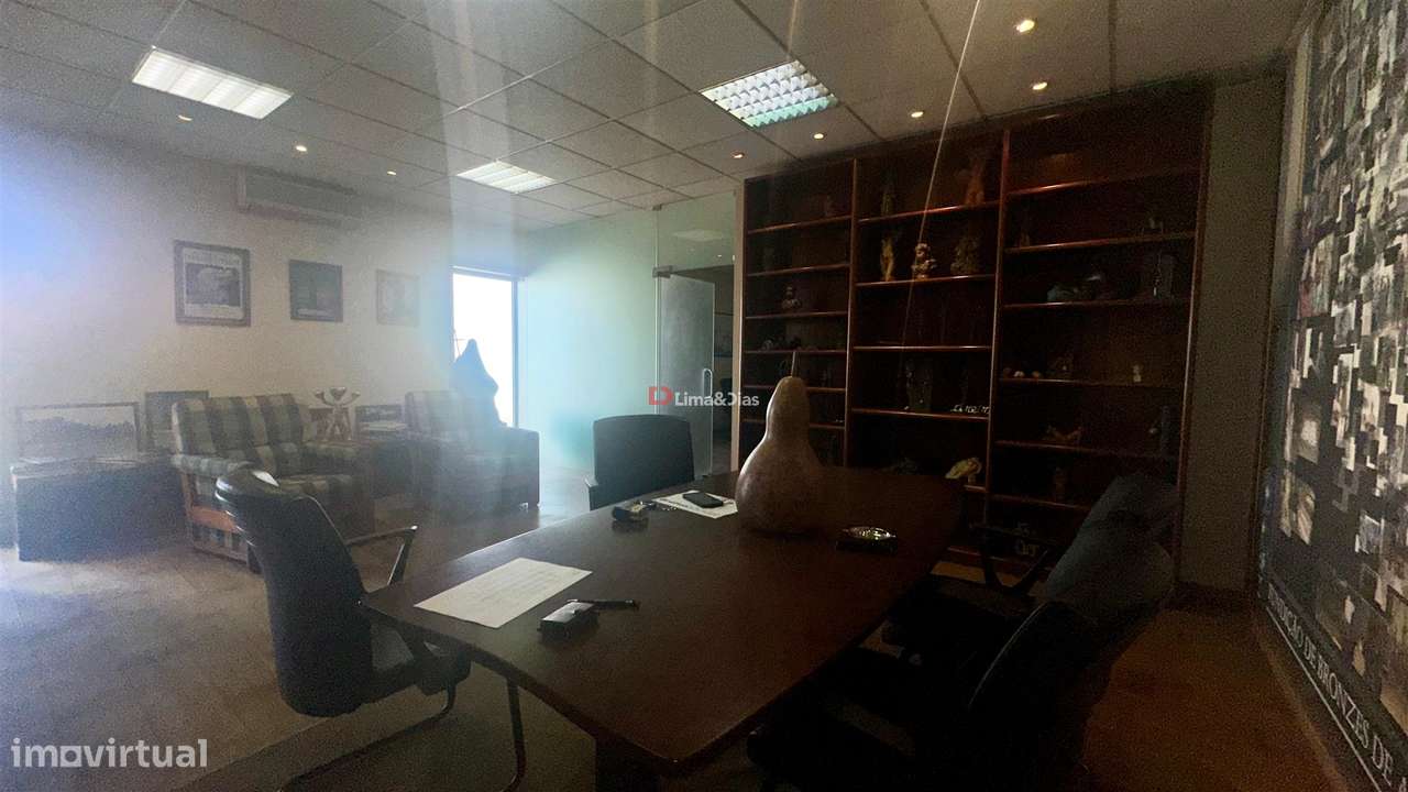 Armazém, Industria em Oliveira do Douro-11