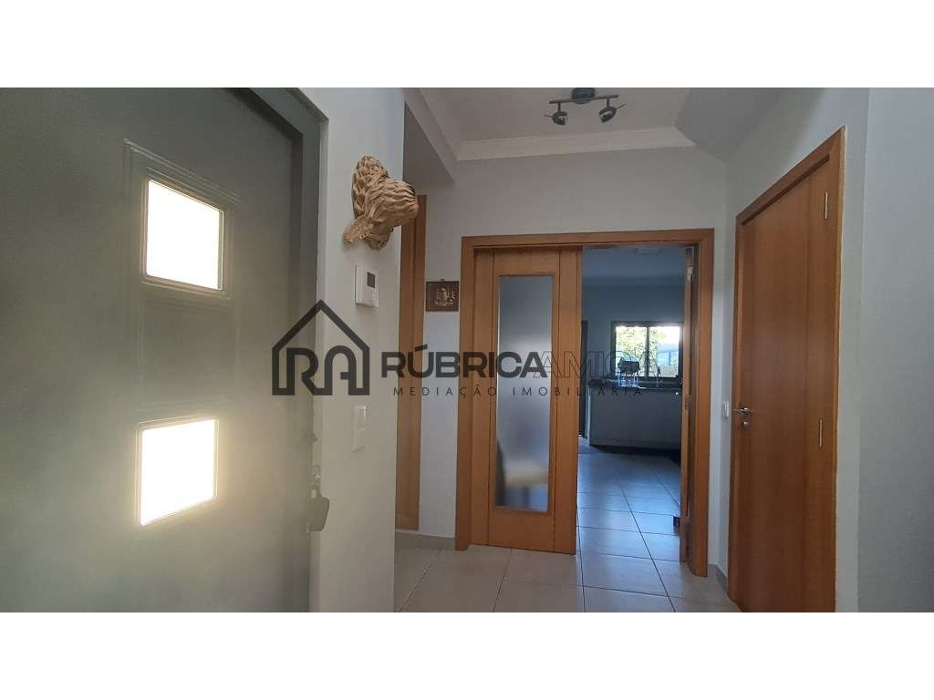 Moradia T3 com Terraço e Garagem em Salir - Conforto e Tranquilidad... - Grande imagem: 4/35