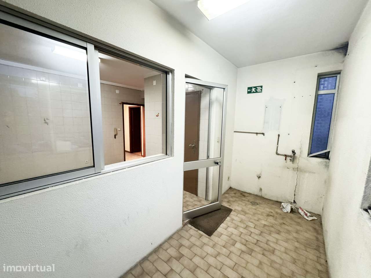 Apartamento T2 na Avenida Doutor Renato Araújo-11