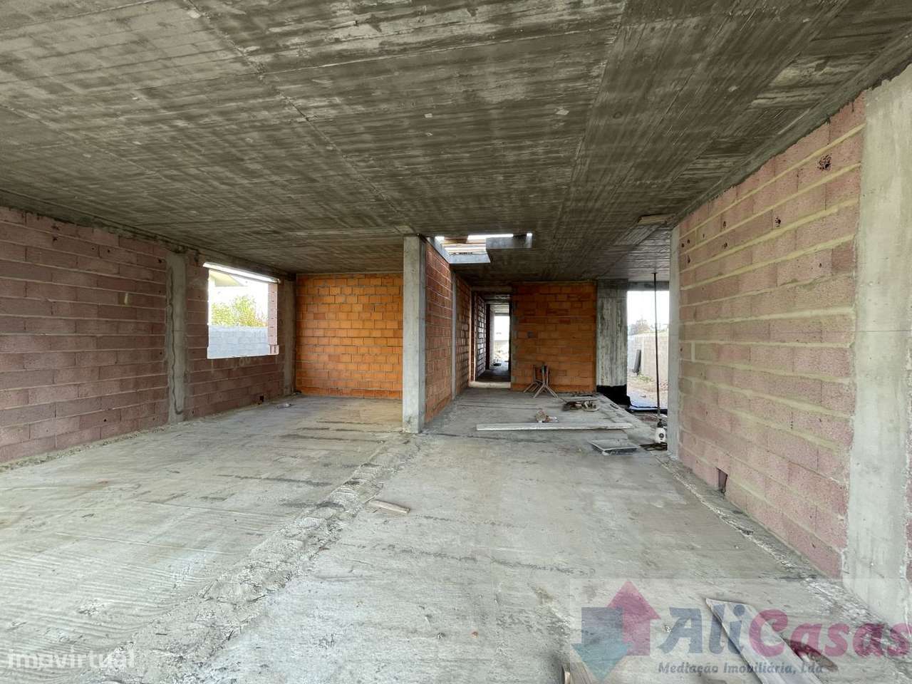 Excelente Vivenda 4 Frts C/solário Vista P/Ria-7