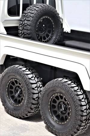 Toyota Land Cruiser - 10