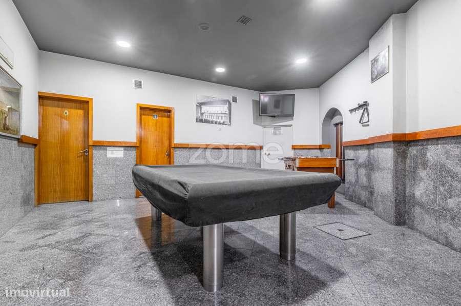 Moradia T7, Multifuncional com Comércio e Habitação em Baguim do Monte - Grande imagem: 5/31