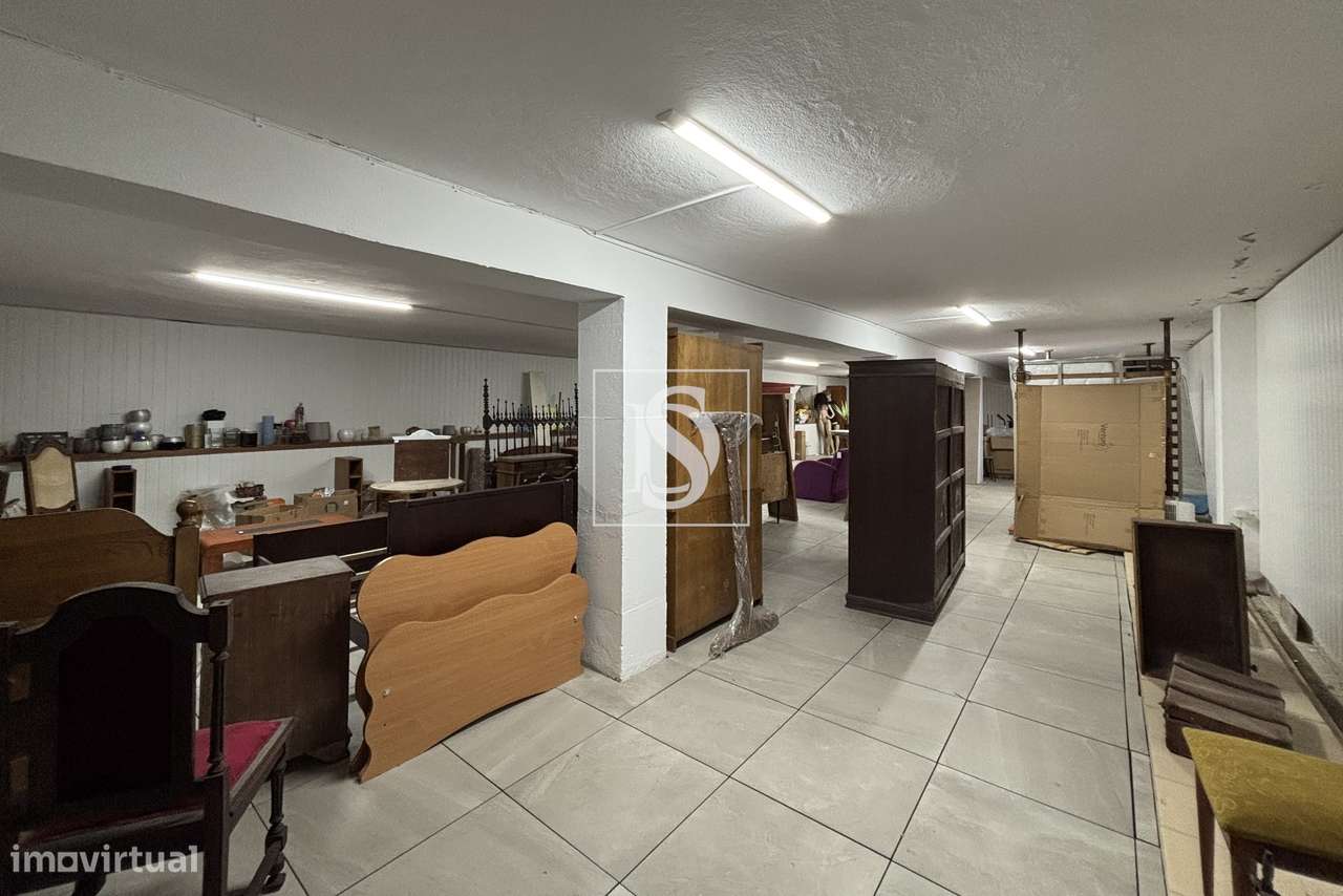 Espaço comercial com 598m2 no centro de Viseu-18