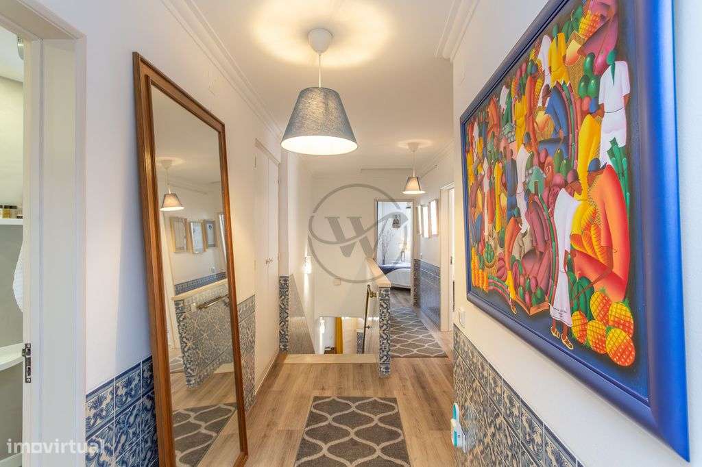 Moradia T5 com jardim e piscina no coração histórico de Azeitão-24