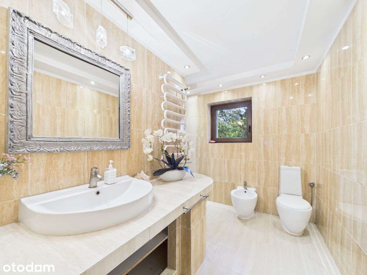 Wyjątkowy dom z garażem i przestronną działką-13