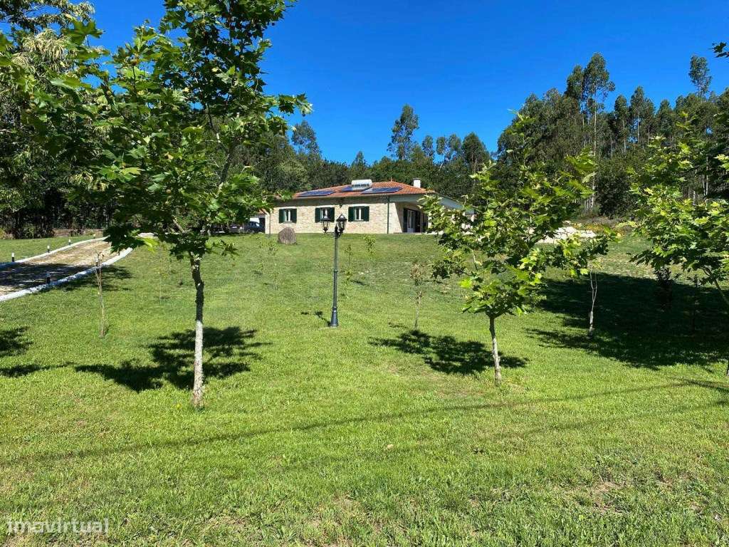 Excelente moradia com piscina - Grande imagem: 4/27