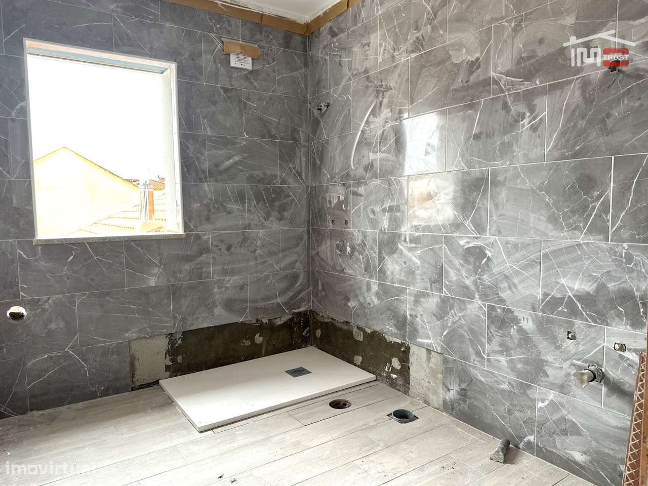 Incrível Moradia T4+1 - Com 612M2 de Terreno-22