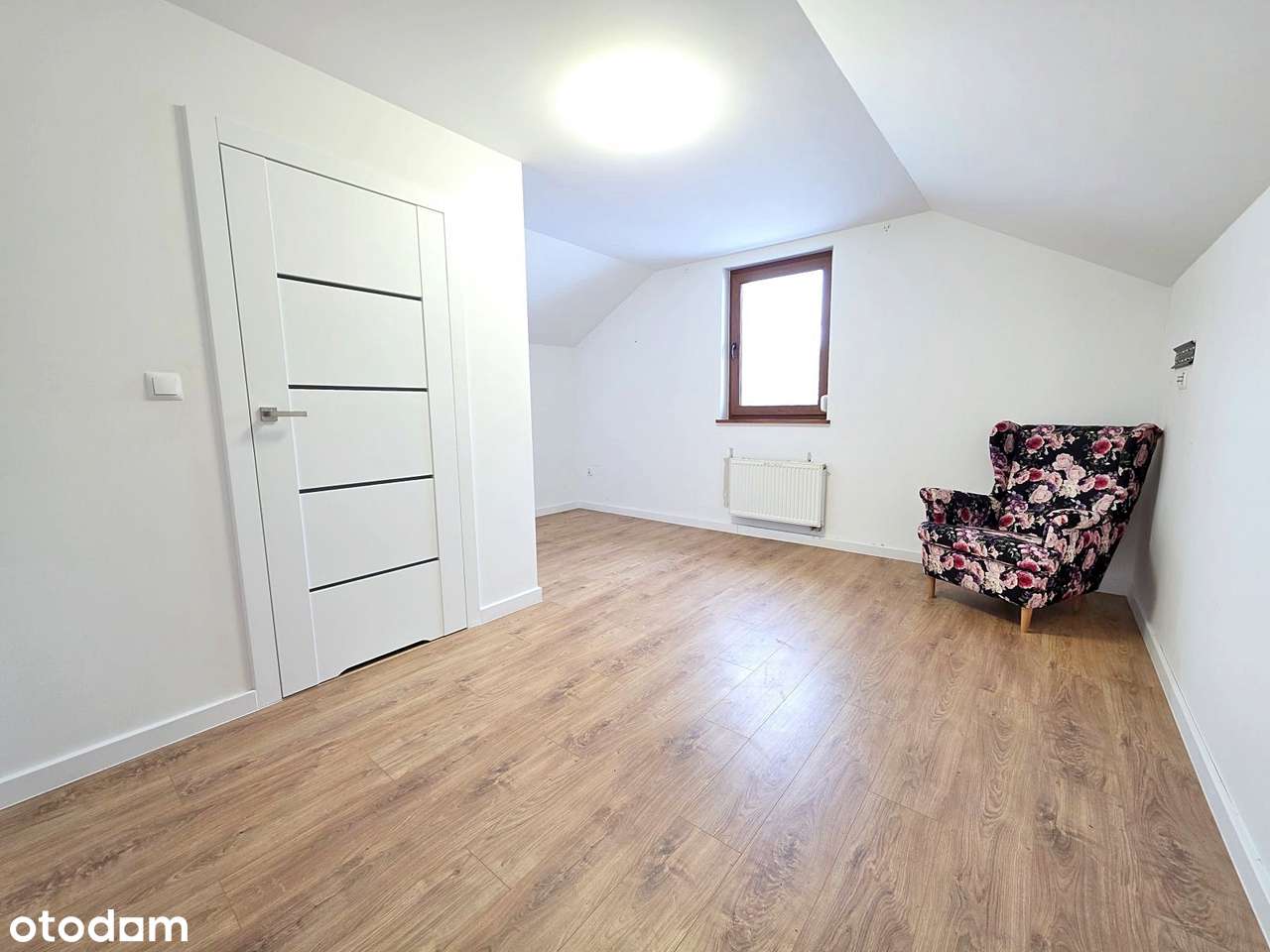 Nowoczesny, parterowy z poddaszem użytkowym, garaż dwustanowiskowy.-14