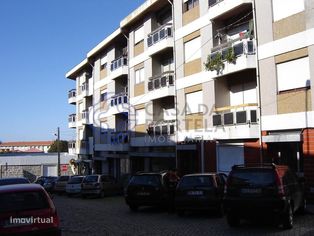Garagem com Projecto Aprovado de apartamento T1+1 e logradouro com ane - Grande imagem: 2/17